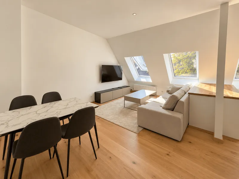 3-Zimmer-Dachgeschoss-Wohnung mit Balkon Berlin-Edisonstraße (teilmöbliert) — photo 1